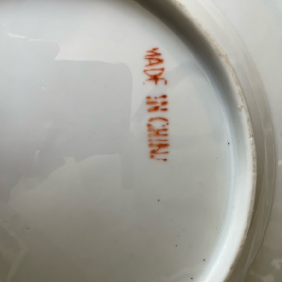 Plate *made and purchased in China*  🇨🇳 - Picture 3 of 4